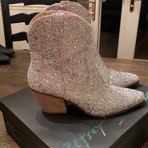 Mint condition Betsey Johnson embellished western boot size 7.5